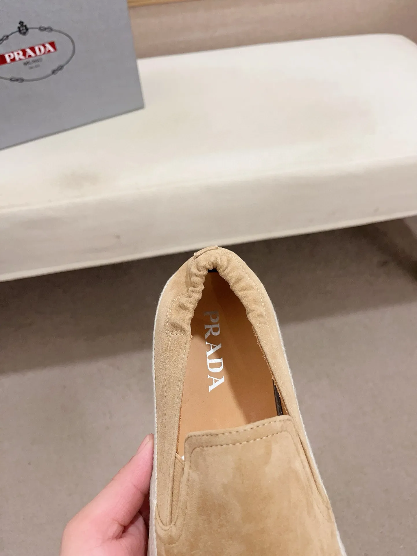 Men's shoes 💰 540💰 ✔️✔️✔️Higher version High-quality new PRADA (Prada) counters are launched at the same time. The new men's shoes and 😘 fabrics are made of high-tech glue-making technology. Lining: Full cowhide lining. 👍🏿 High-end ☄️ air-cushion molded anti-slip rubber outsole, exquisite lines, simple and elegant, comfortable and high-end for leisure travel. Code number: 38 to 45